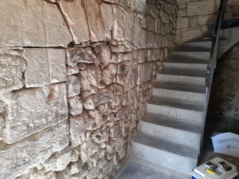 renovation mur pierres interieur - avant (1)